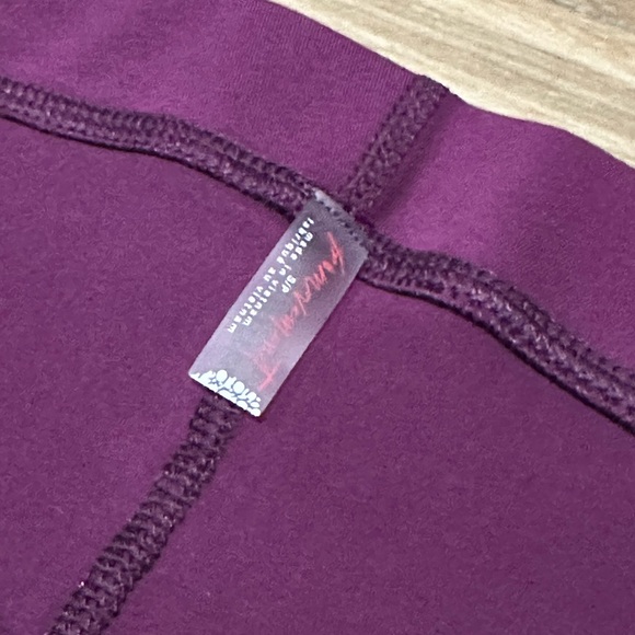 Free People Movement Victory Biker Shorts Mulberry Size Small - Picture 5 of 5